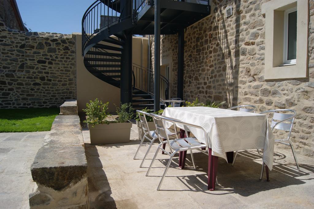 Au Fil De L'Eau - Le Bord De Rance Apartman Dinan Kültér fotó