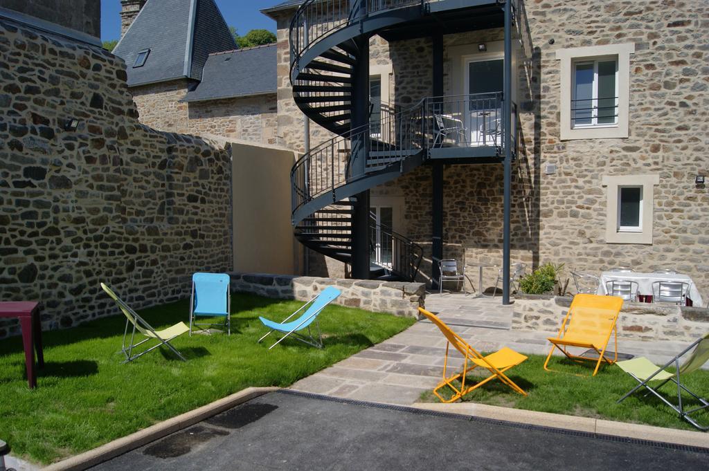 Au Fil De L'Eau - Le Bord De Rance Apartman Dinan Kültér fotó