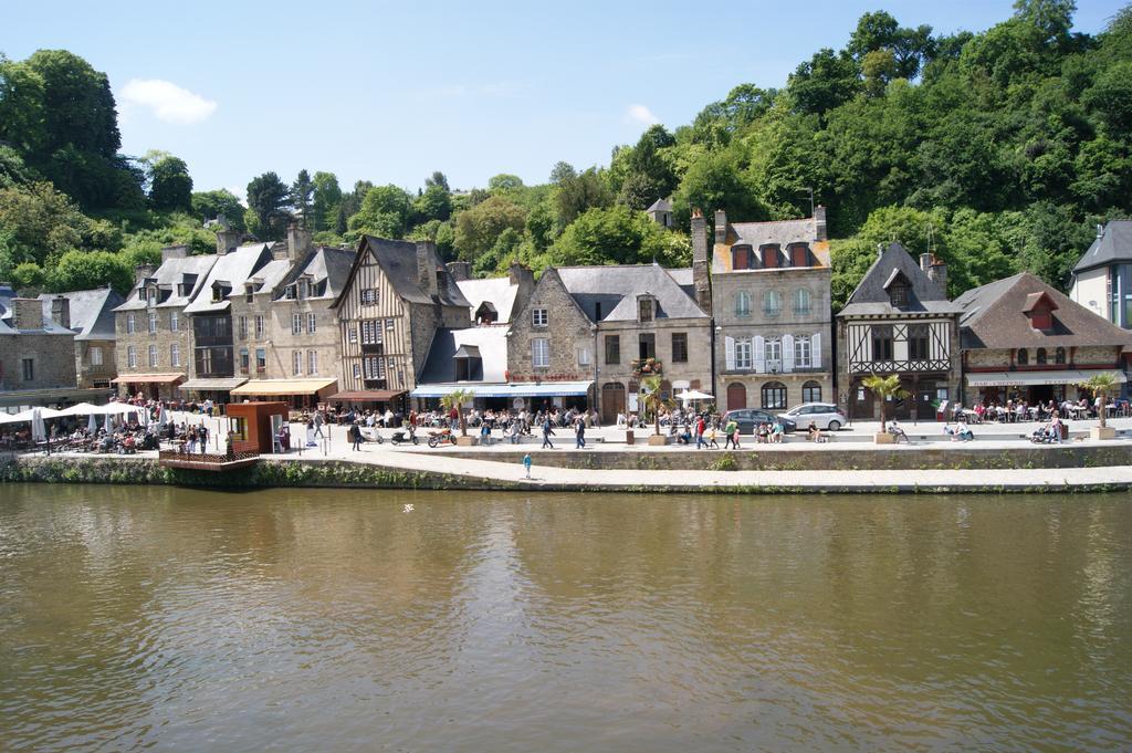 Au Fil De L'Eau - Le Bord De Rance Apartman Dinan Kültér fotó